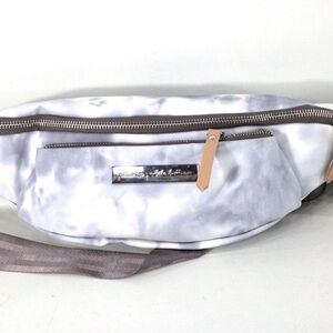 Petunia Pickle Bottom All-Around Belt Bag